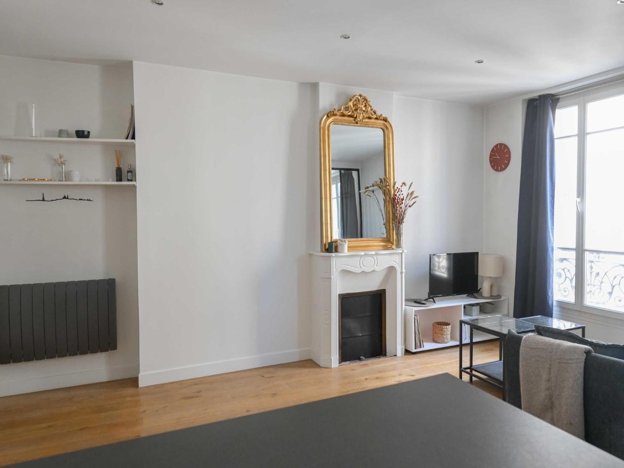 Modern - 2br-4p- Canal Saint-martin Apartment *